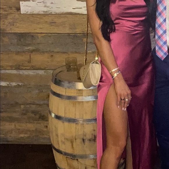 Princess Polly magenta dress - Picture 3 of 3